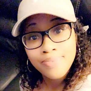 Meet your Posher, Charm